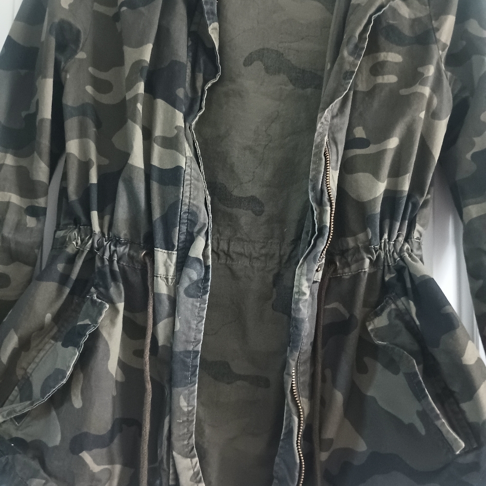Love Tree Camouflage Utility Jacket - Picture 2 of 5
